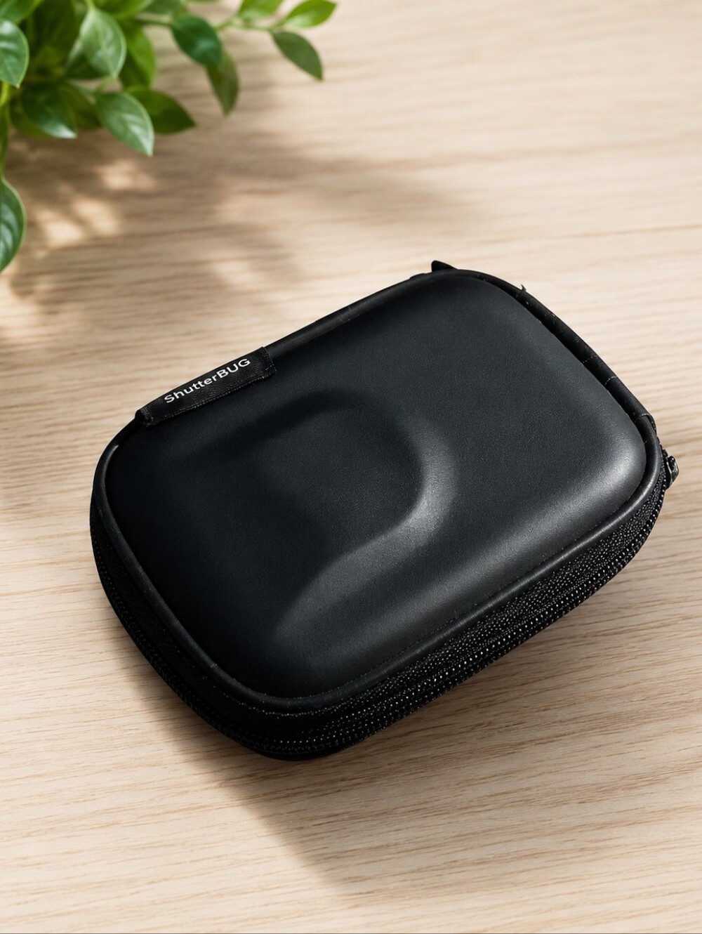 Shutterbug 📷 black camera case